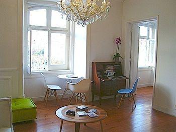 Downtown Design Hostel Лиссабон Экстерьер фото